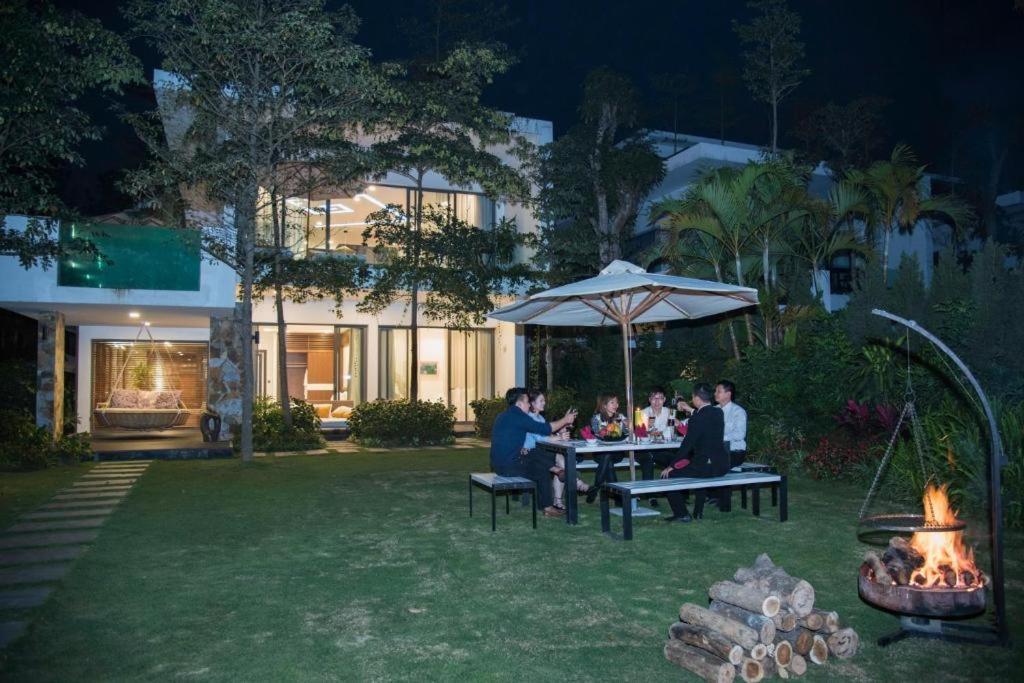 Flamingos Dai Lai Resort - Luxury Ngoc Quang ภายนอก รูปภาพ